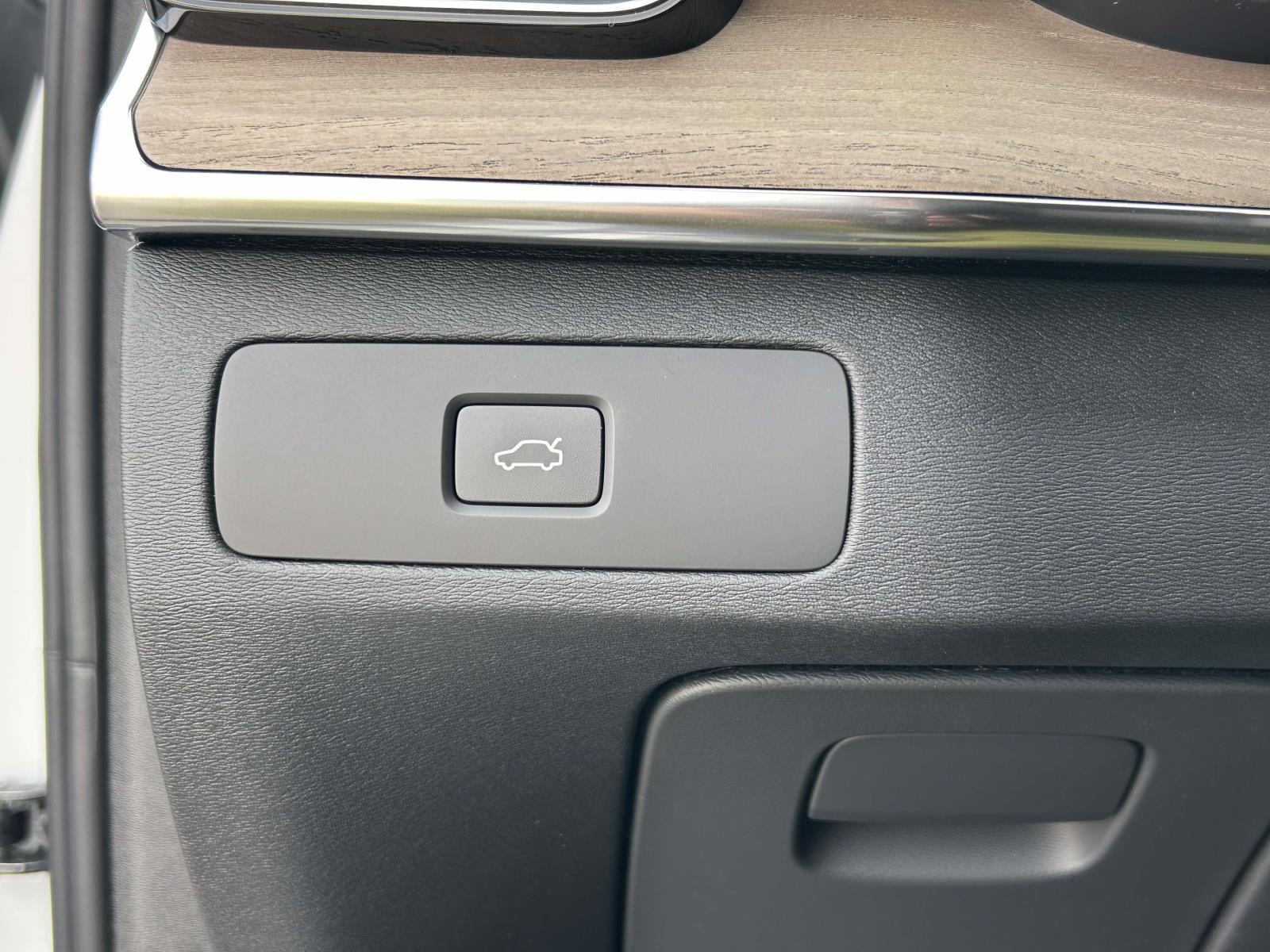 2026 Volvo XC90 Core - Photo 22