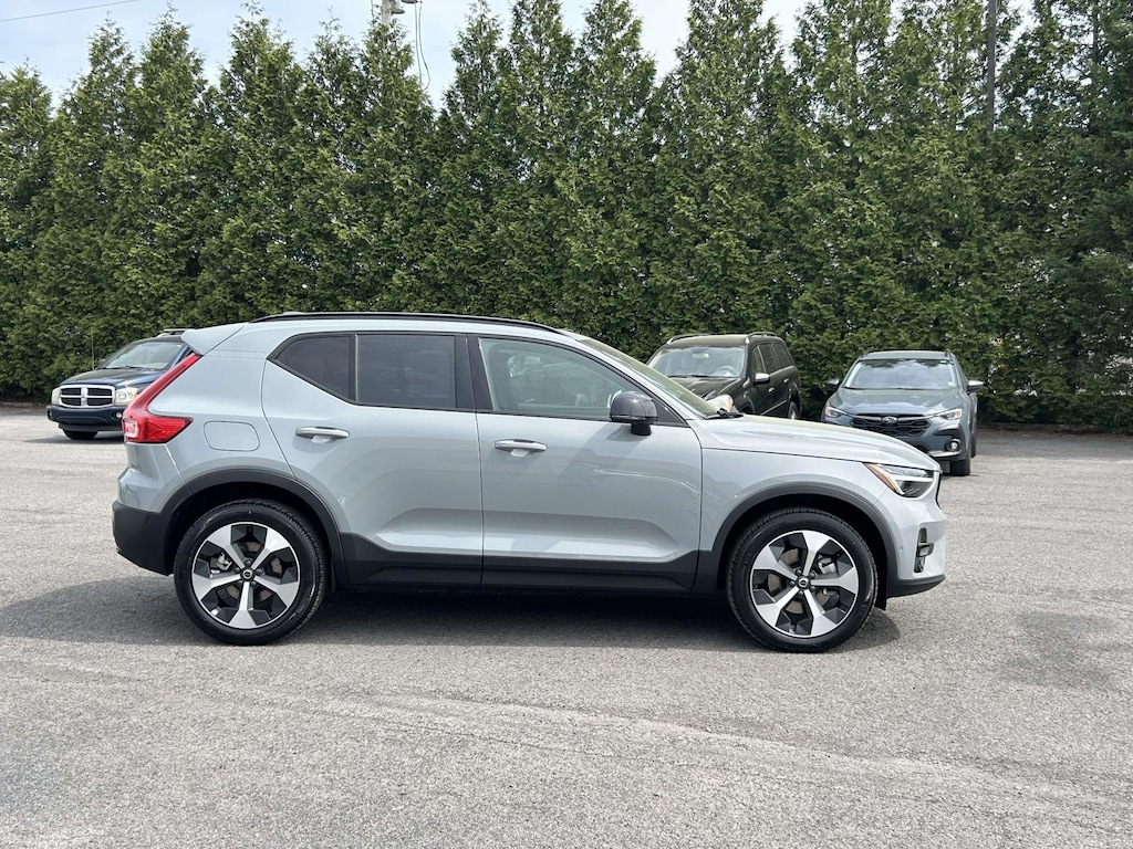 New 2026 Volvo XC40 B5 Plus SUV