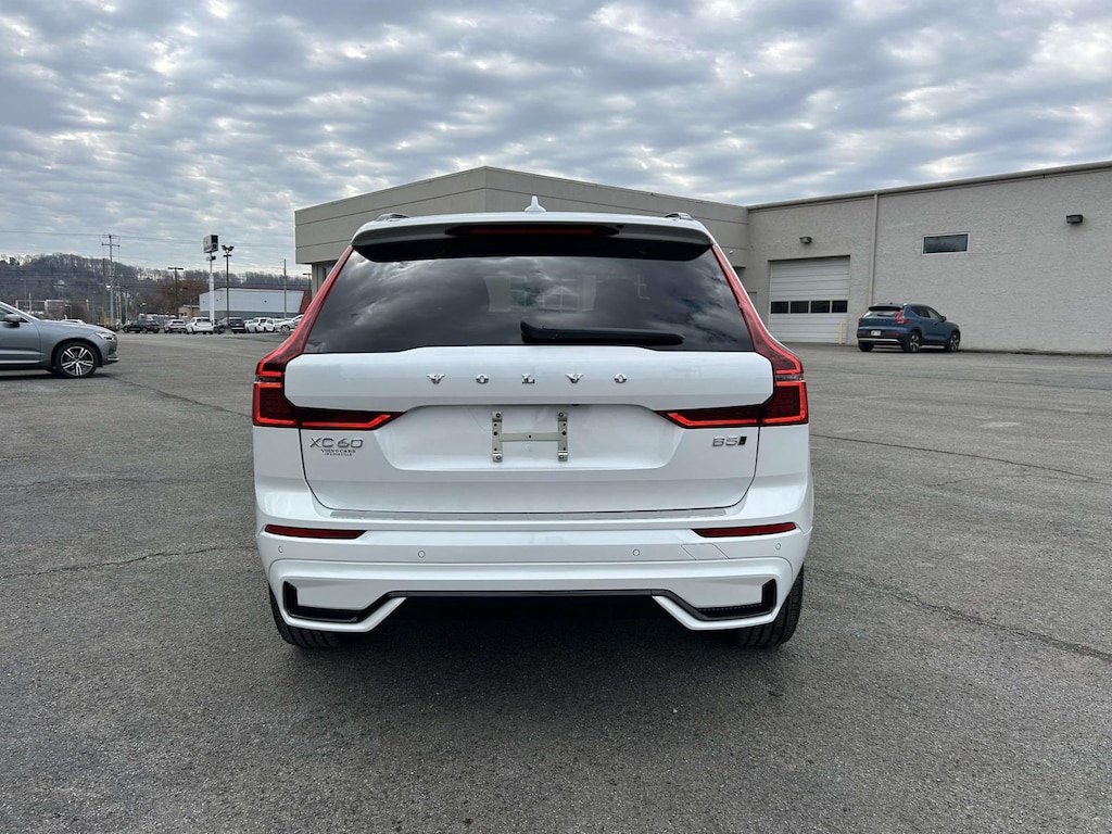 New 2026 Volvo XC60 B5 Plus SUV