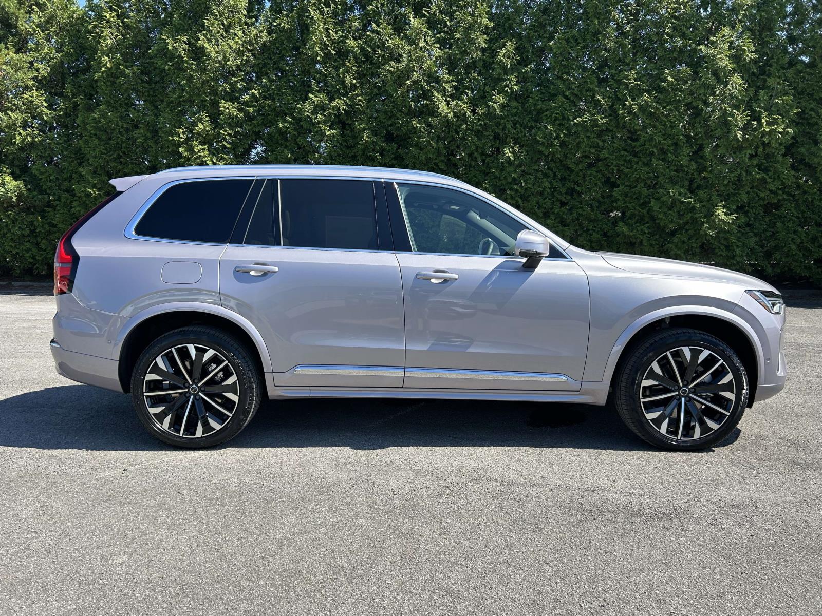 2026 Volvo XC90 Plus - Photo 2