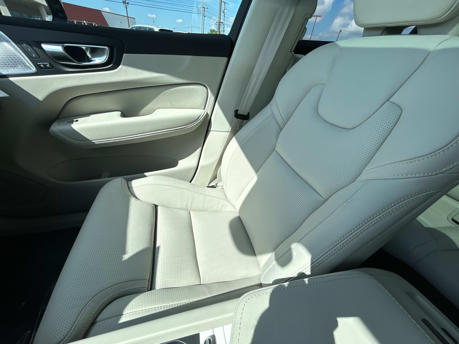 2026 Volvo XC60 Ultra - Photo 19