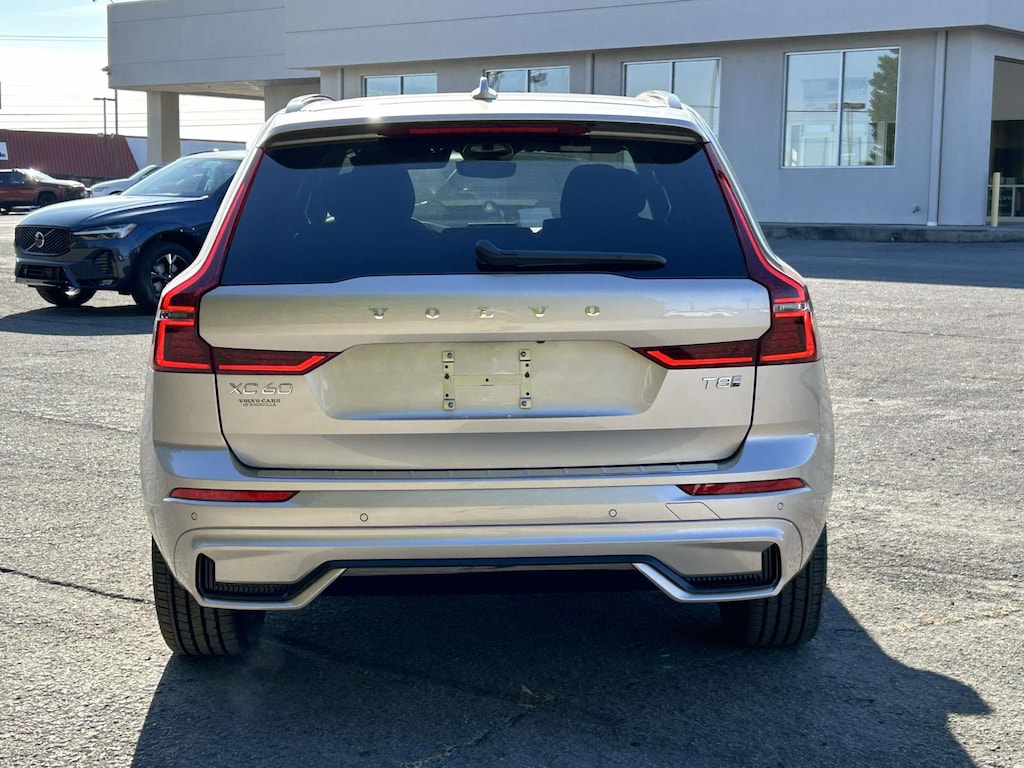 New 2026 Volvo XC60 plug-in hybrid T8 Plus SUV