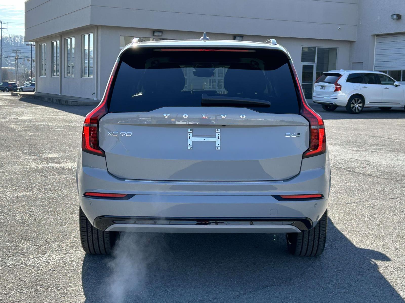 New 2026 Volvo XC90 B6 Ultra Dark Theme 7-Seater SUV