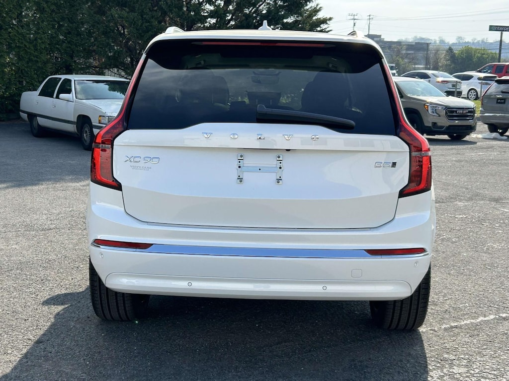 New 2026 Volvo XC90 B5 Ultra 7-Seater SUV