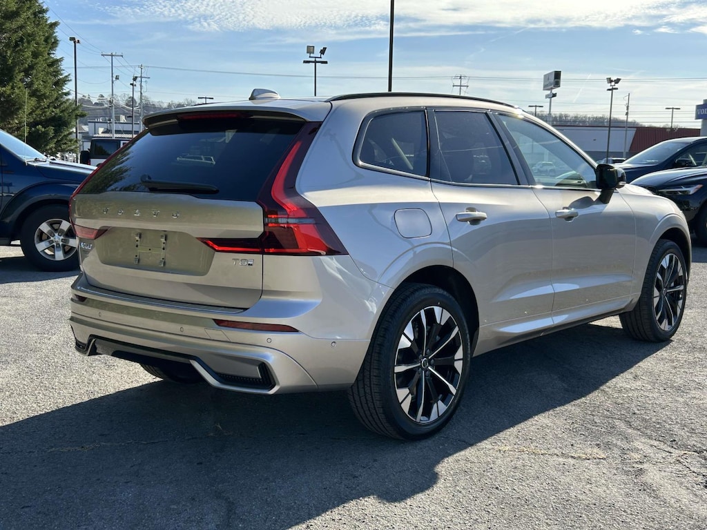 New 2026 Volvo XC60 plug-in hybrid T8 Plus SUV