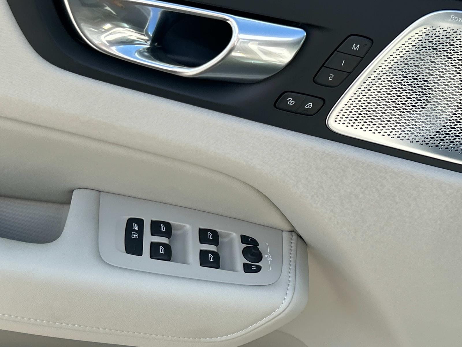 2026 Volvo XC60 Ultra - Photo 16