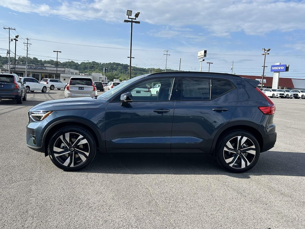 New 2026 Volvo XC40 B5 Plus SUV