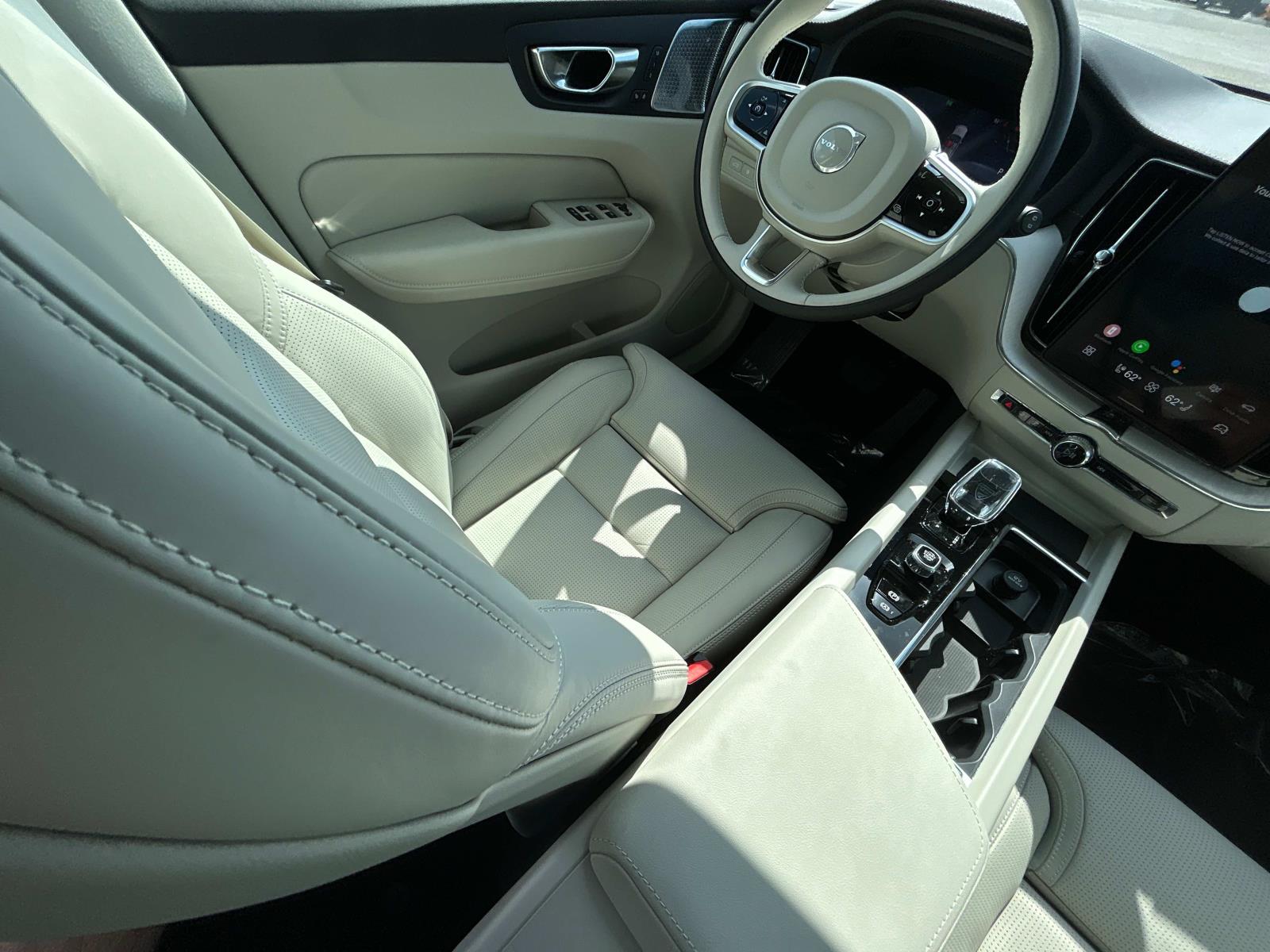 2026 Volvo XC60 Ultra - Photo 13