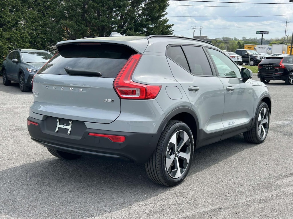 New 2026 Volvo XC40 B5 Plus SUV