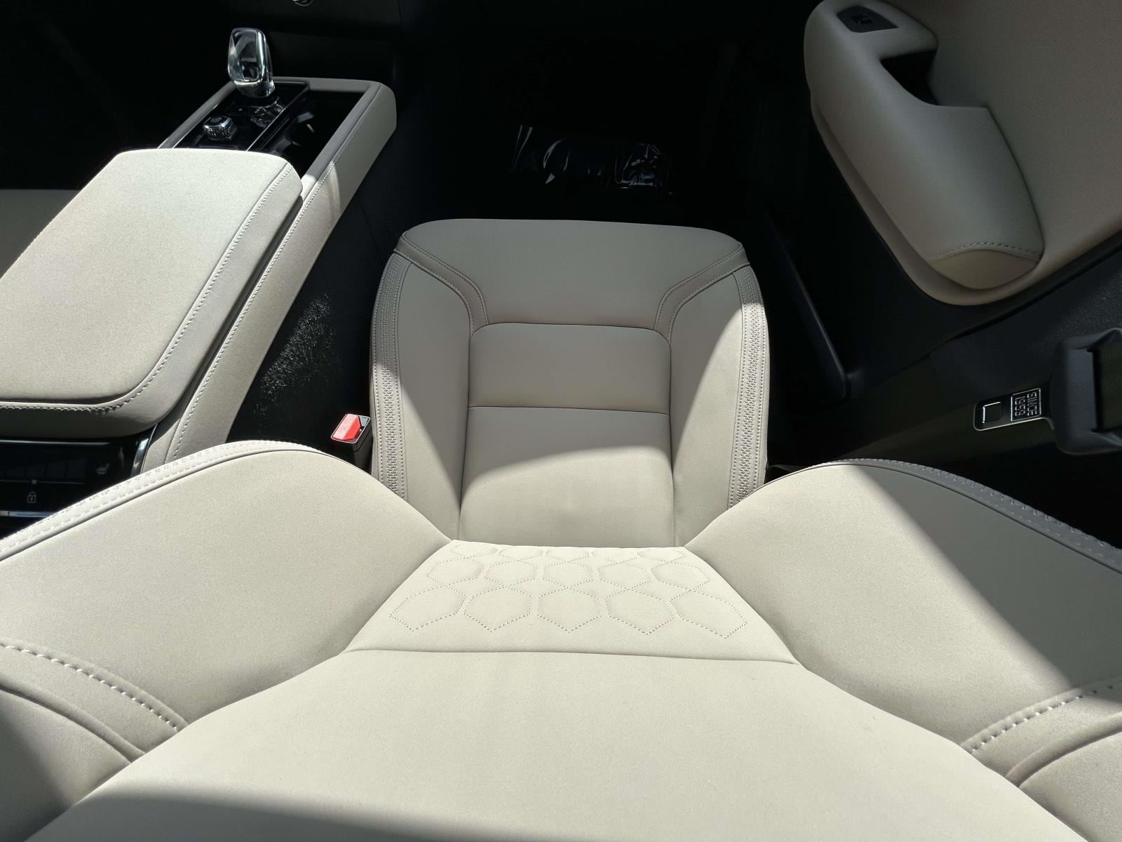 2026 Volvo XC90 Core - Photo 16