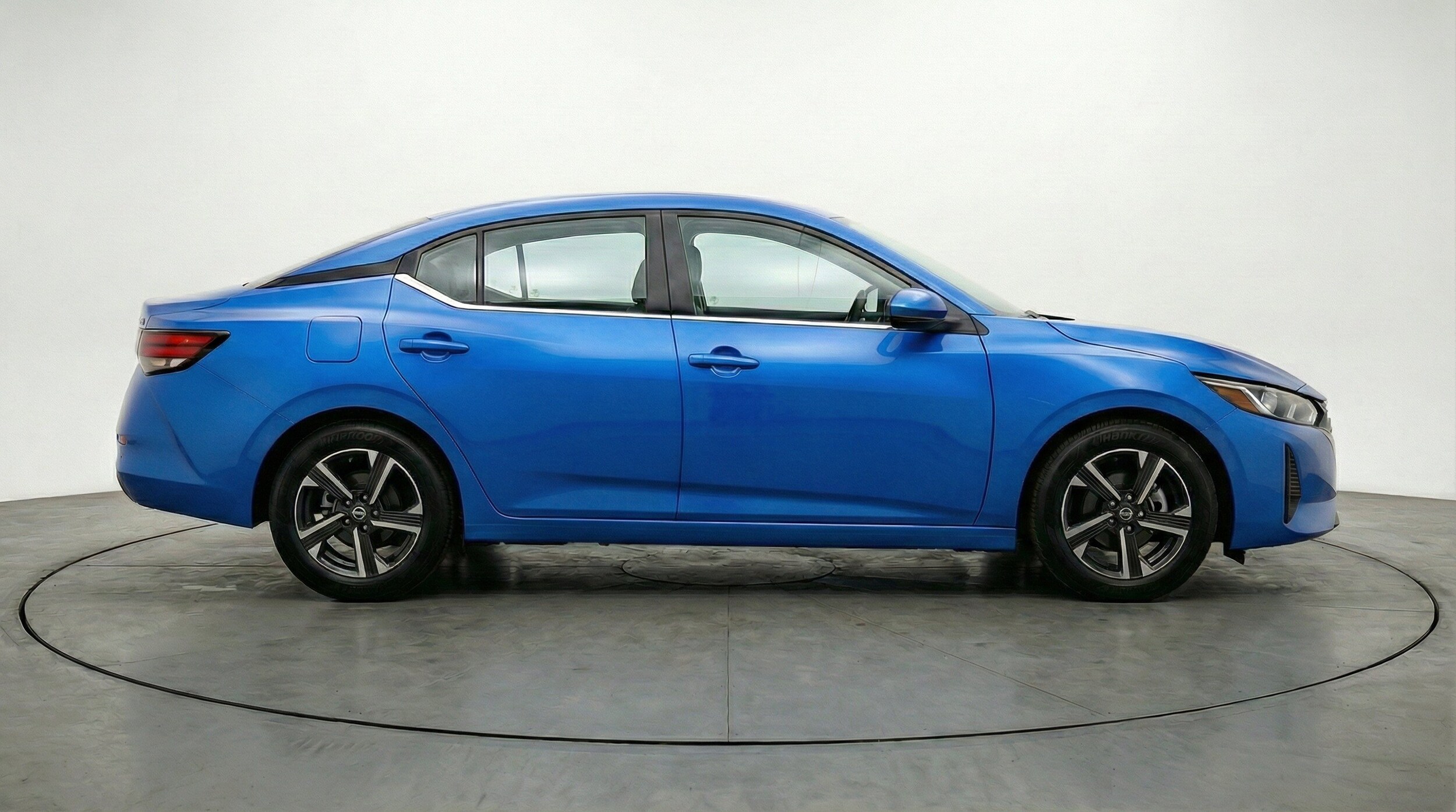 Thumbnail: 2025 Nissan Sentra - 10