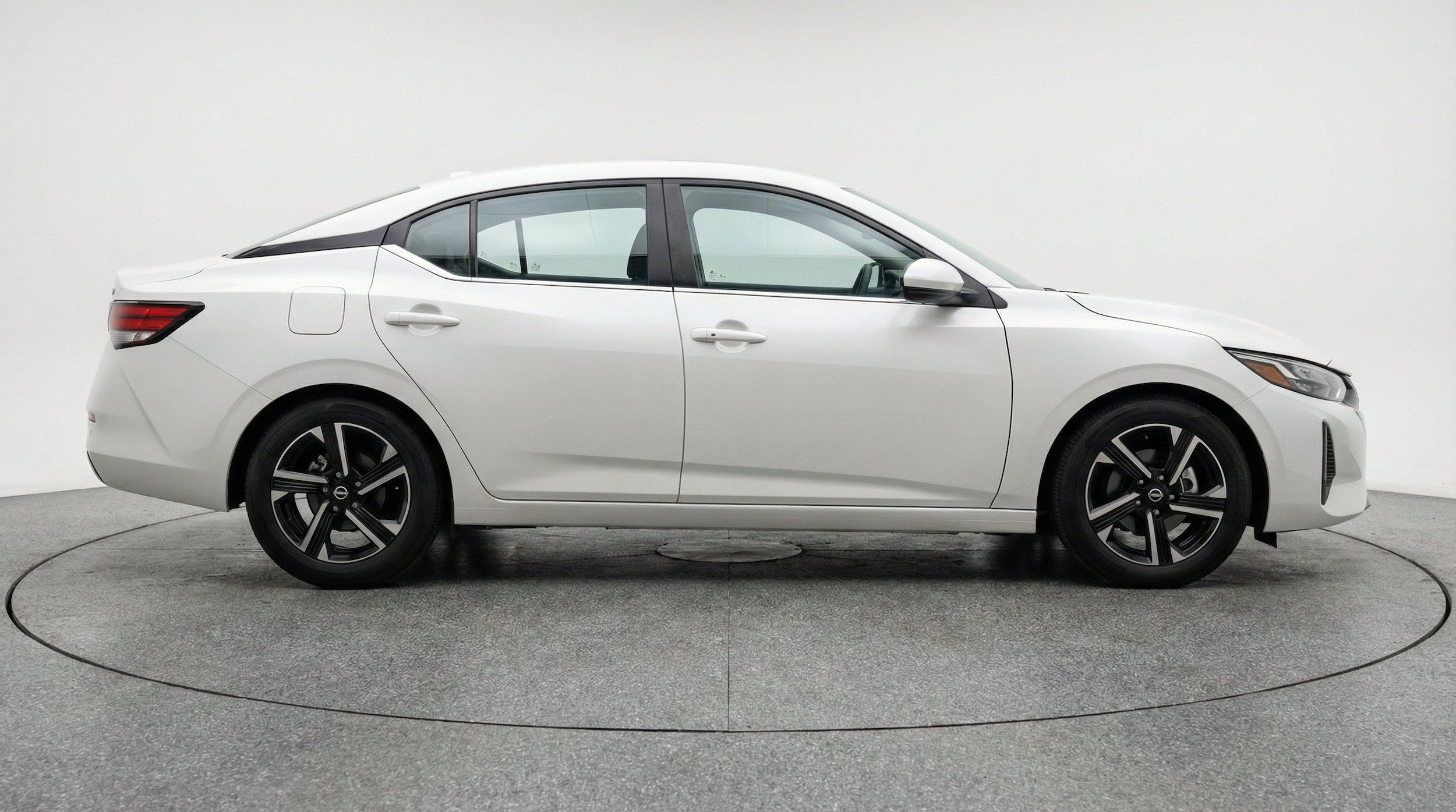Thumbnail: 2025 Nissan Sentra - 10