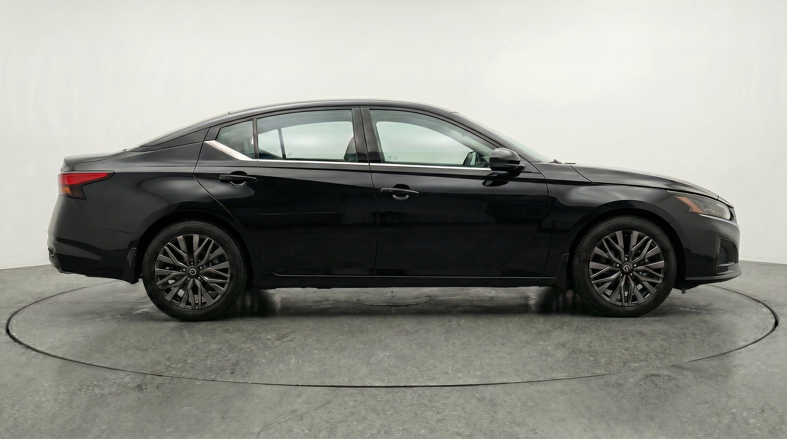 Thumbnail: 2026 Nissan Altima - 10