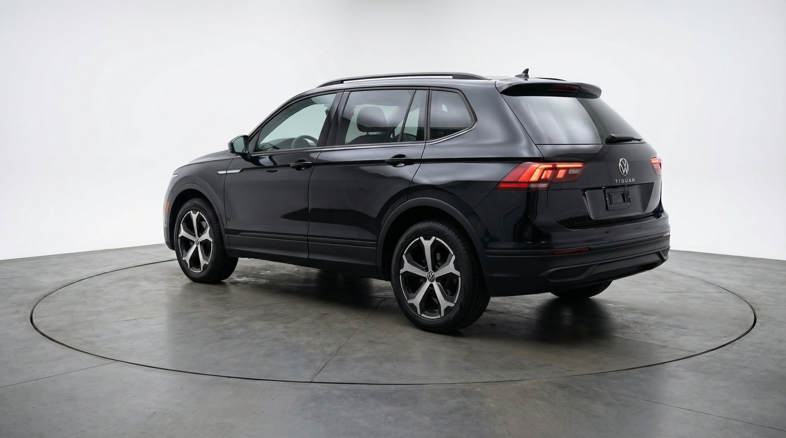 Thumbnail: 2026 Volkswagen Tiguan - 6