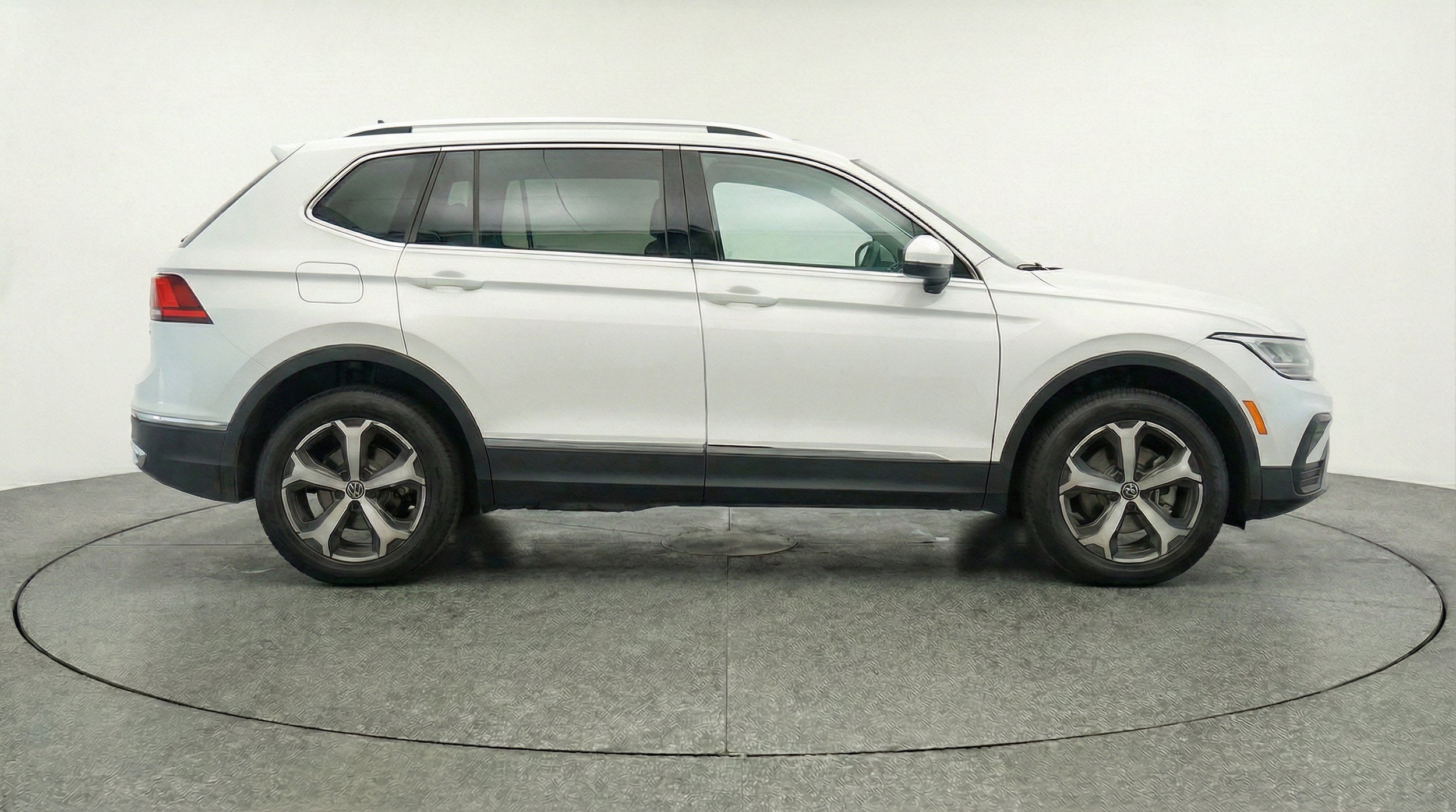 Thumbnail: 2026 Volkswagen Tiguan - 11