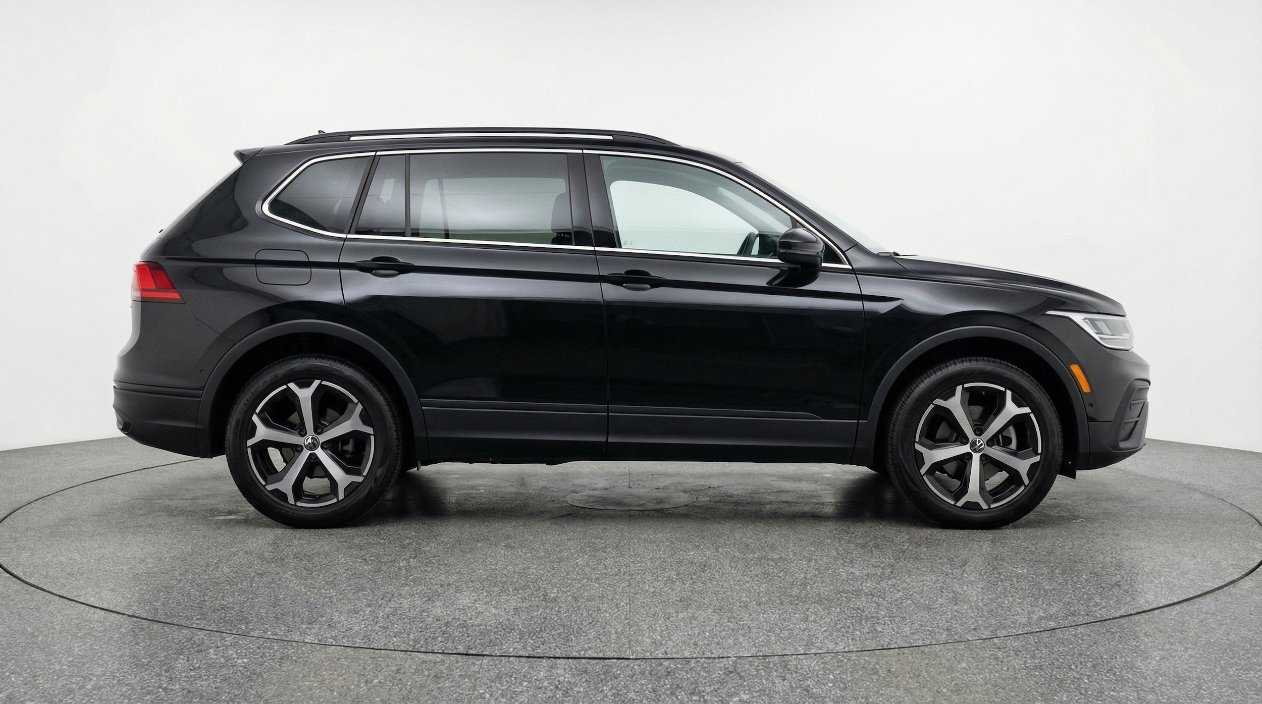 Thumbnail: 2026 Volkswagen Tiguan - 11