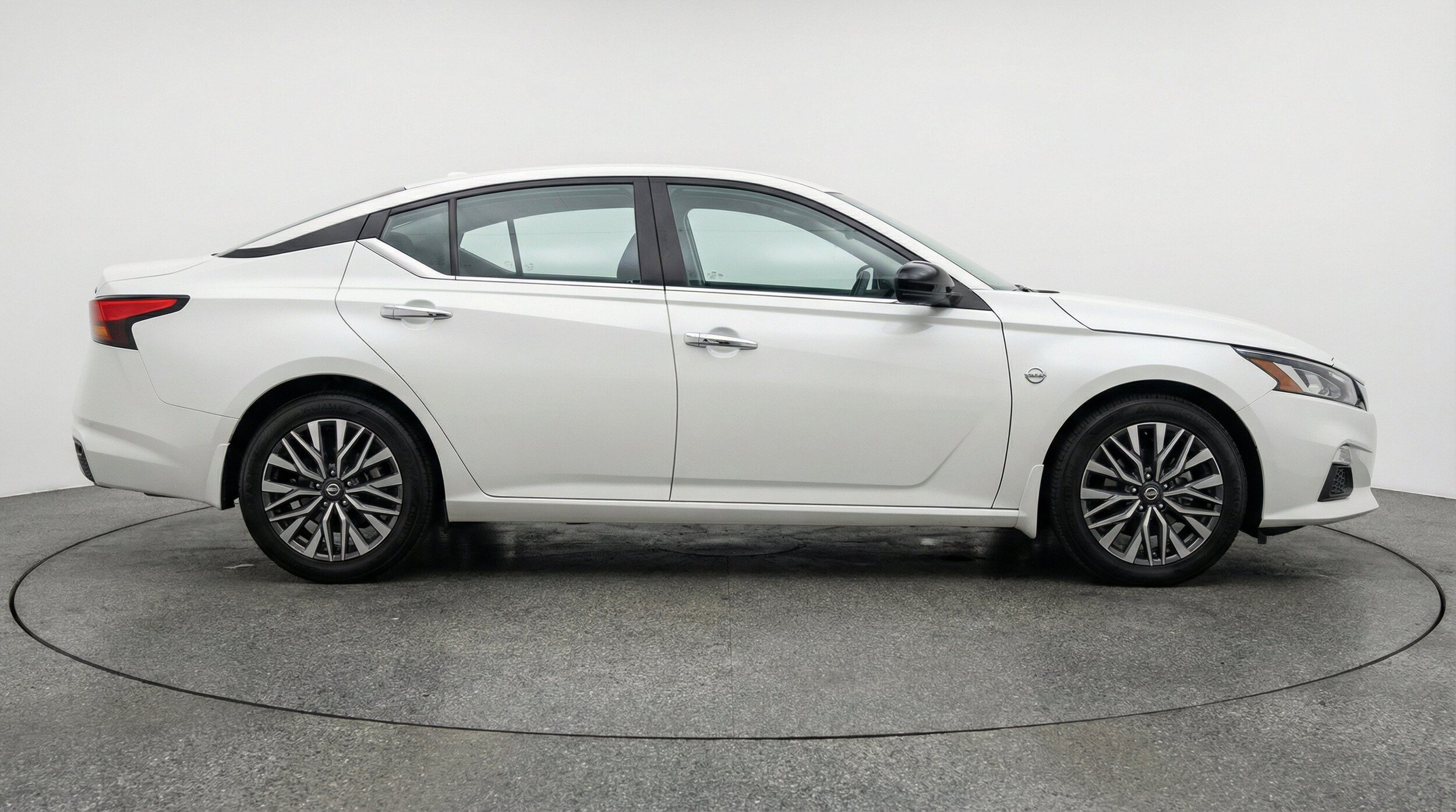 Thumbnail: 2025 Nissan Altima - 10