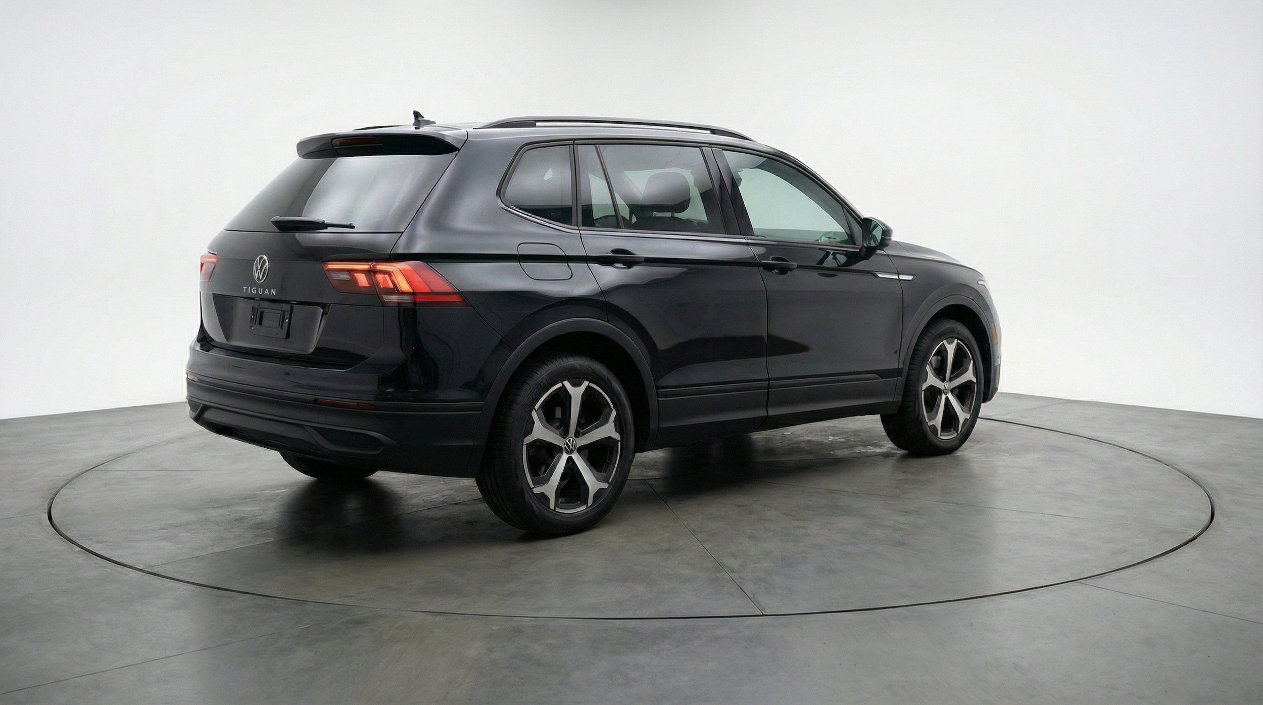 Thumbnail: 2026 Volkswagen Tiguan - 9