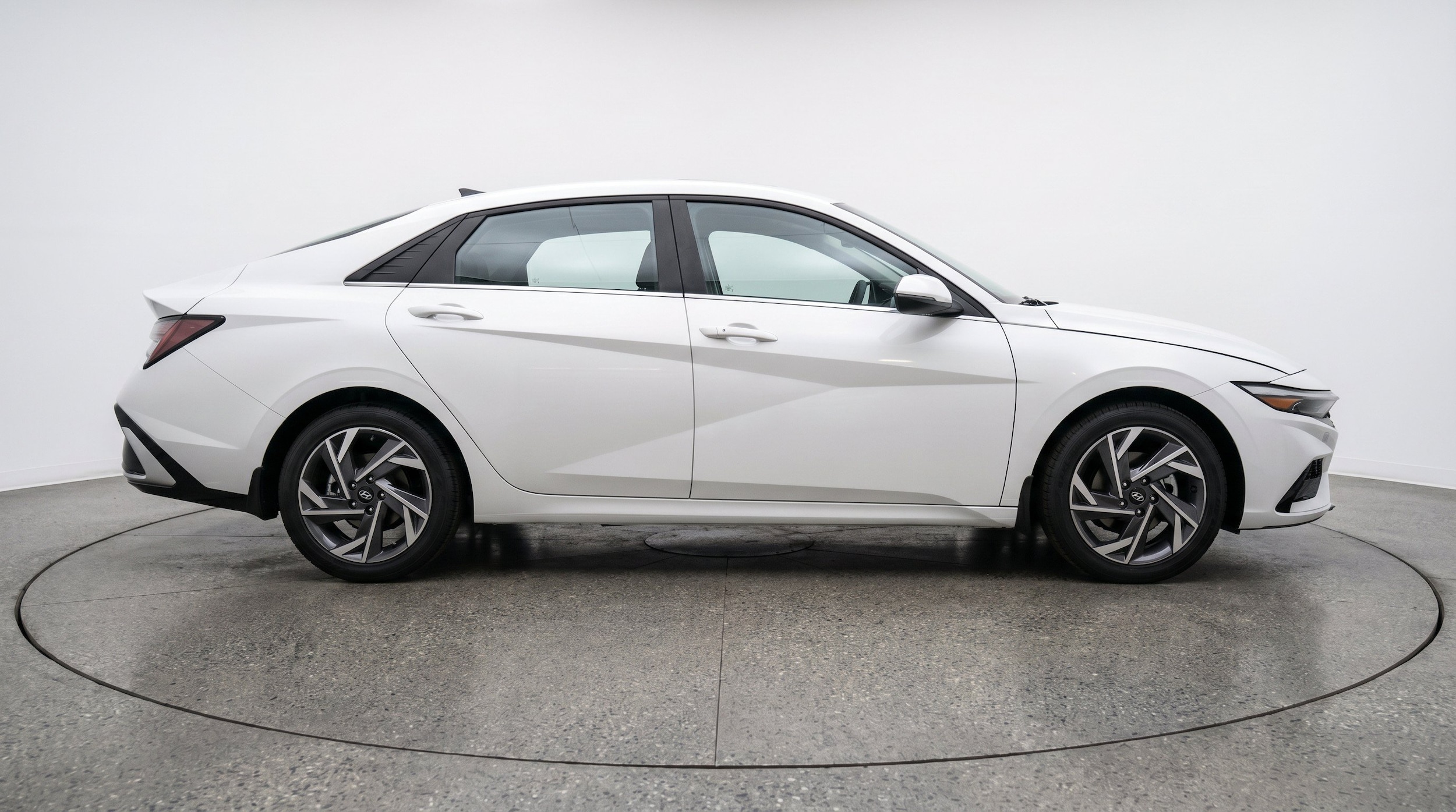 Thumbnail: 2025 Hyundai Elantra - 10