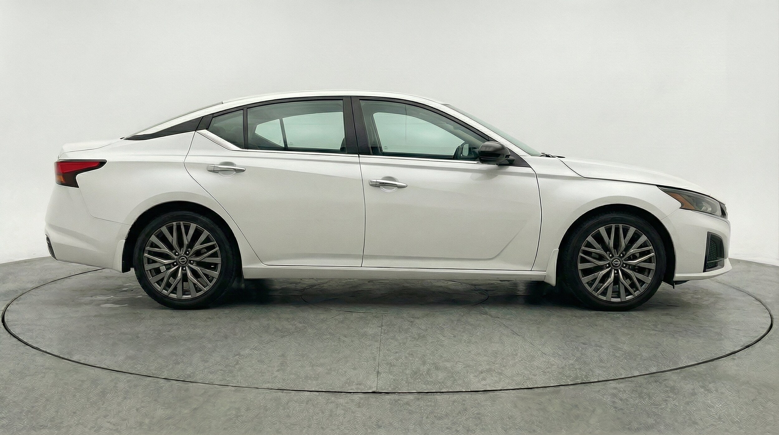 Thumbnail: 2025 Nissan Altima - 10