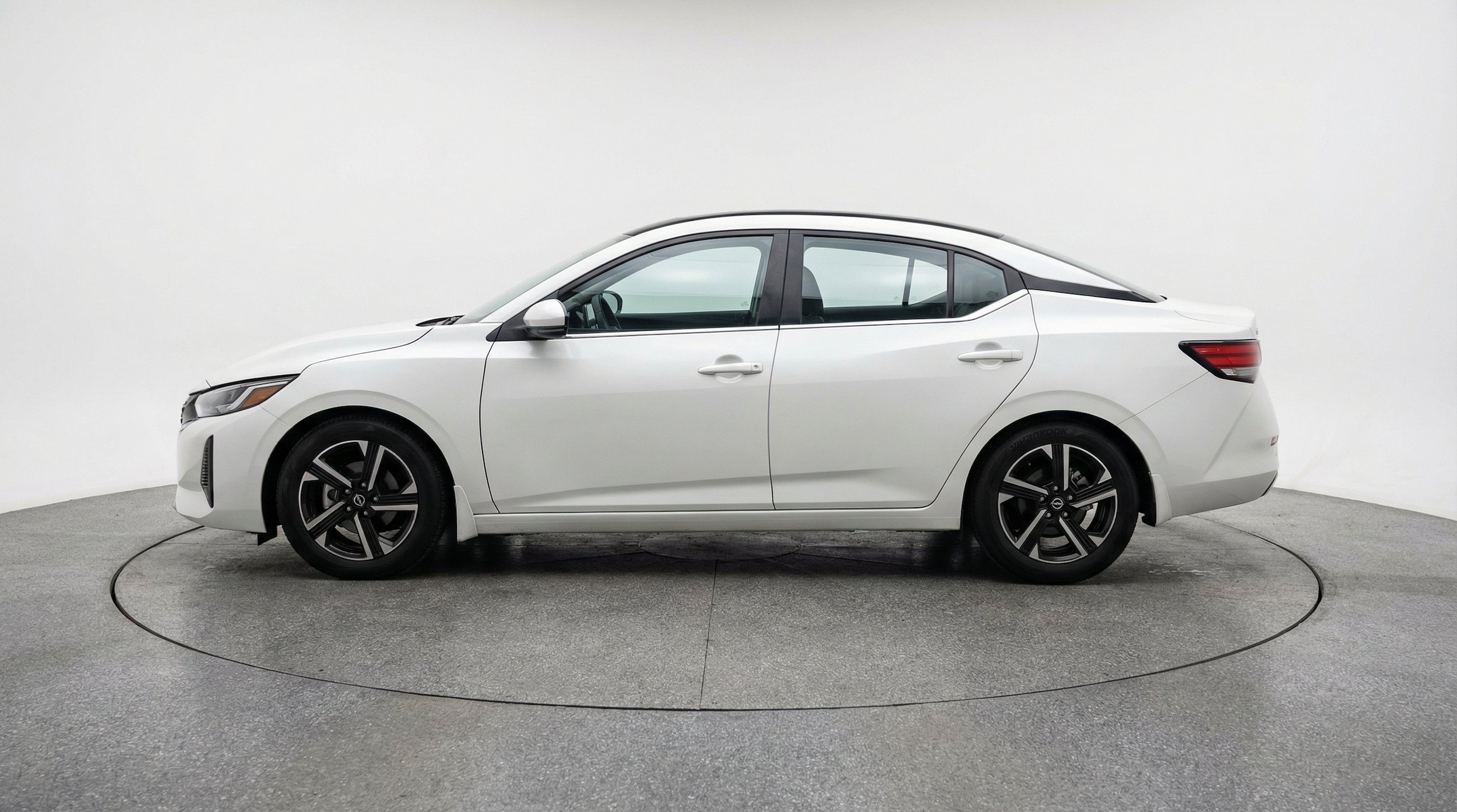 Thumbnail: 2025 Nissan Sentra - 5