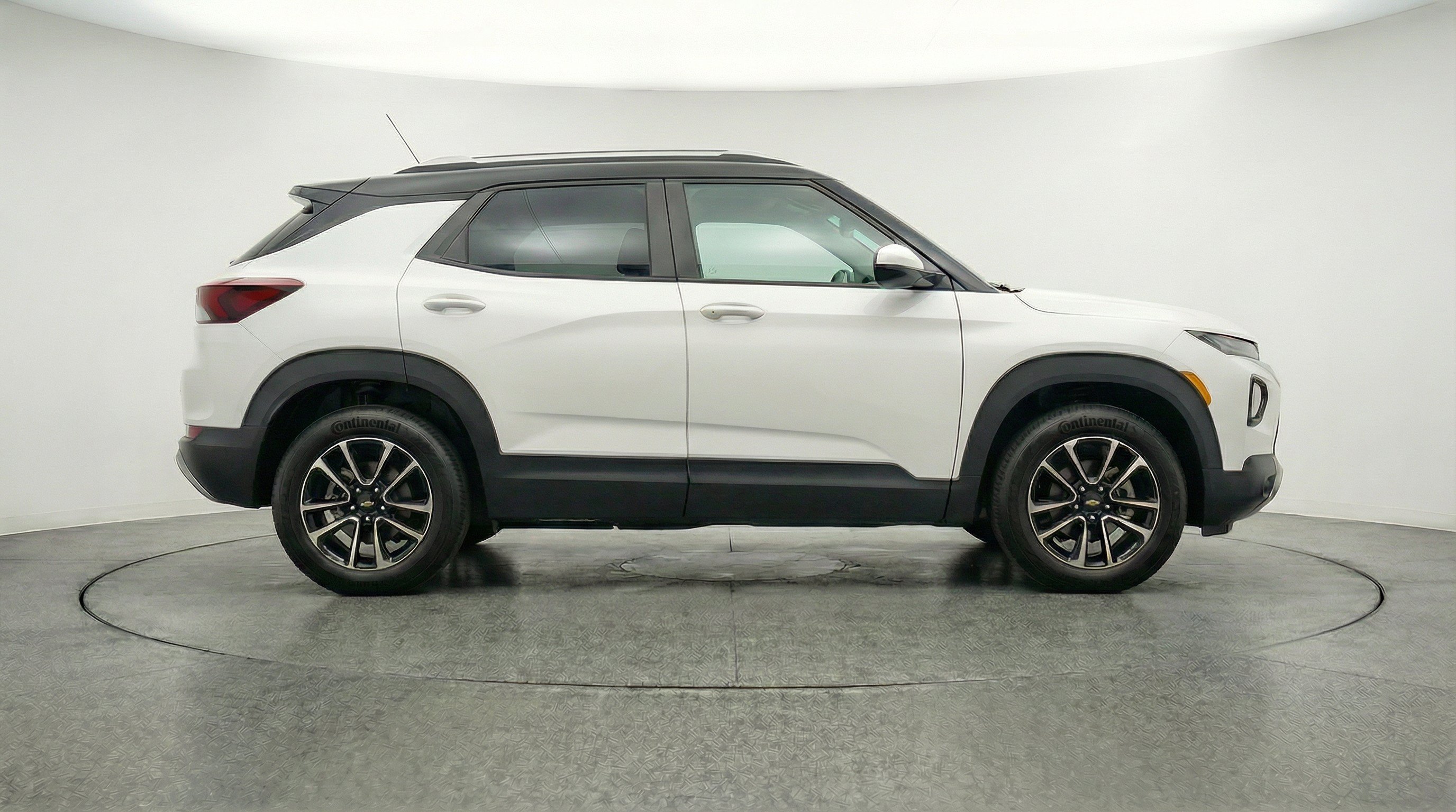 Thumbnail: 2025 Chevrolet TrailBlazer - 10
