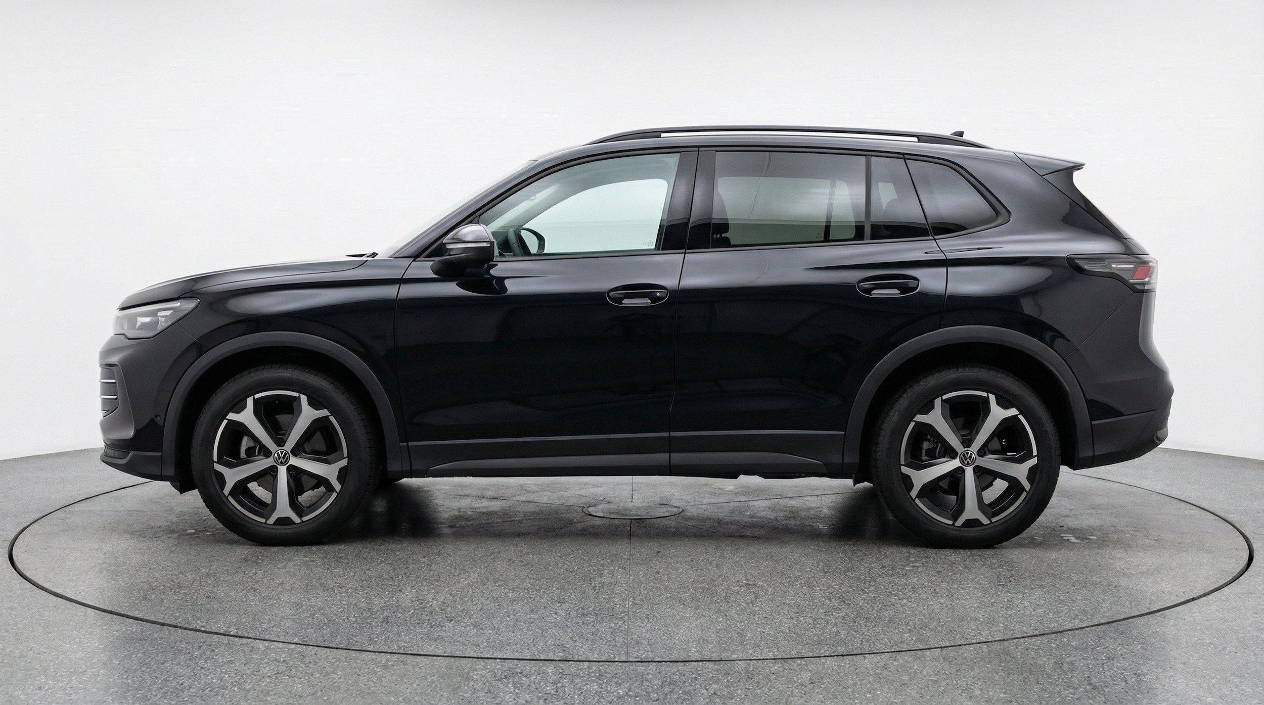 Thumbnail: 2026 Volkswagen Tiguan - 5