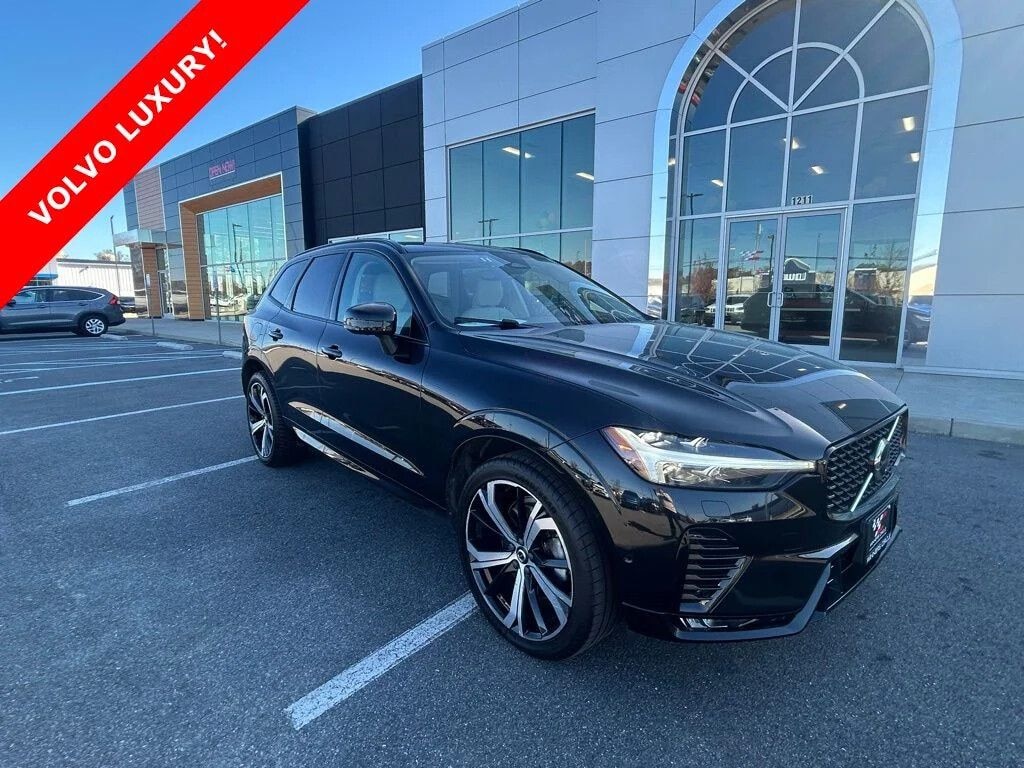 Used 2023 Volvo XC60 B6 Ultimate Dark Theme SUV
