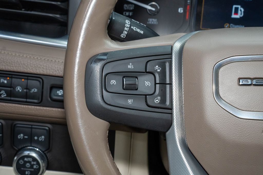 2021 GMC Yukon Denali - Photo 19