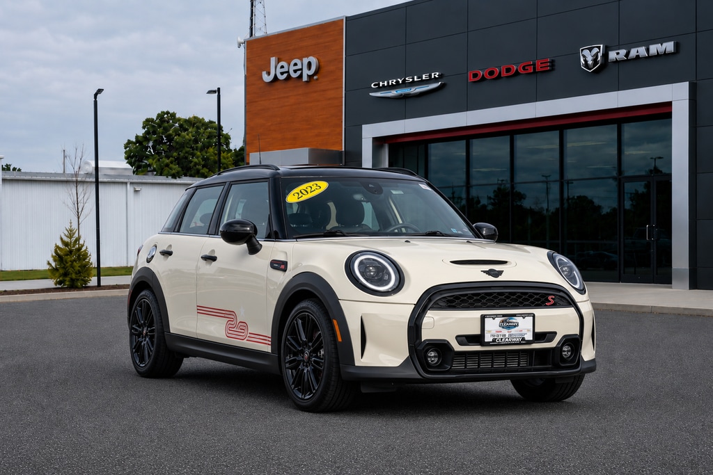 2023 MINI Hardtop 4 Door