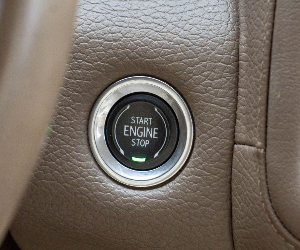 2021 GMC Yukon Denali - Photo 17