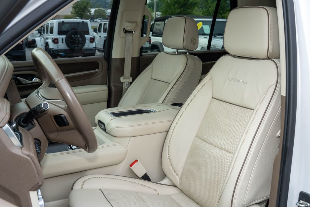 2021 GMC Yukon Denali - Photo 10