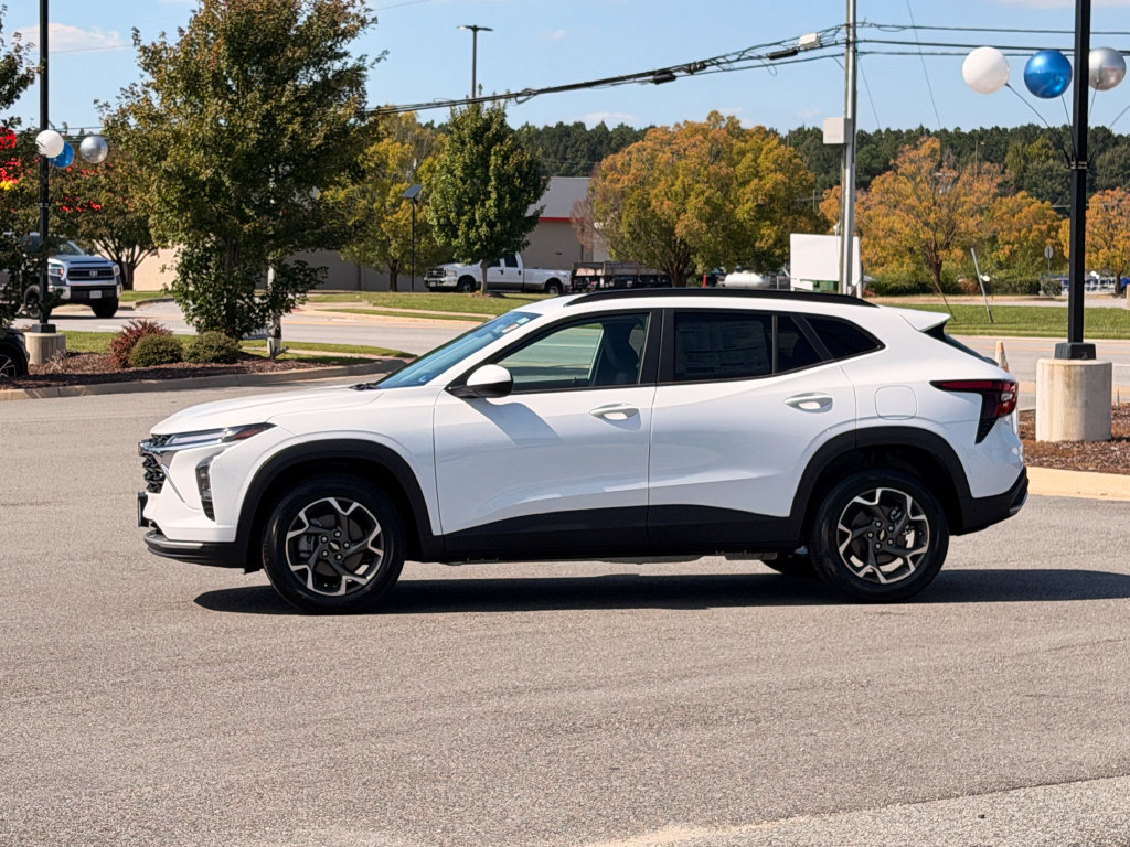 2026 Chevrolet Trax LT - Photo 4