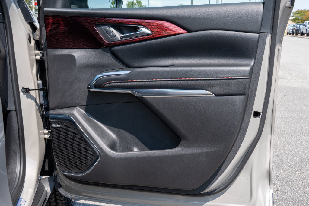 2026 Chevrolet Traverse Z71 - Photo 10