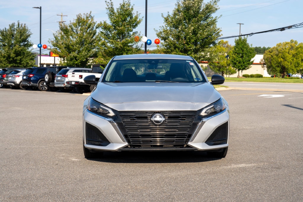 Used 2024 Nissan Altima 2.5 SV