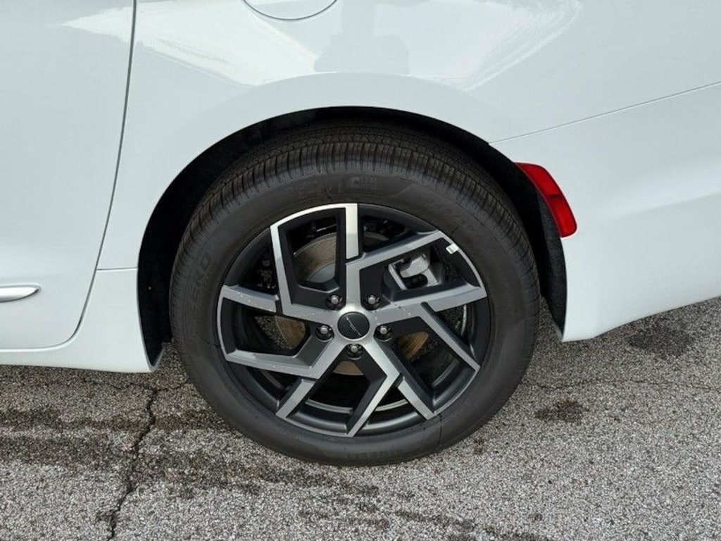 New 2027 Chrysler Pacifica Pinnacle Passenger Van