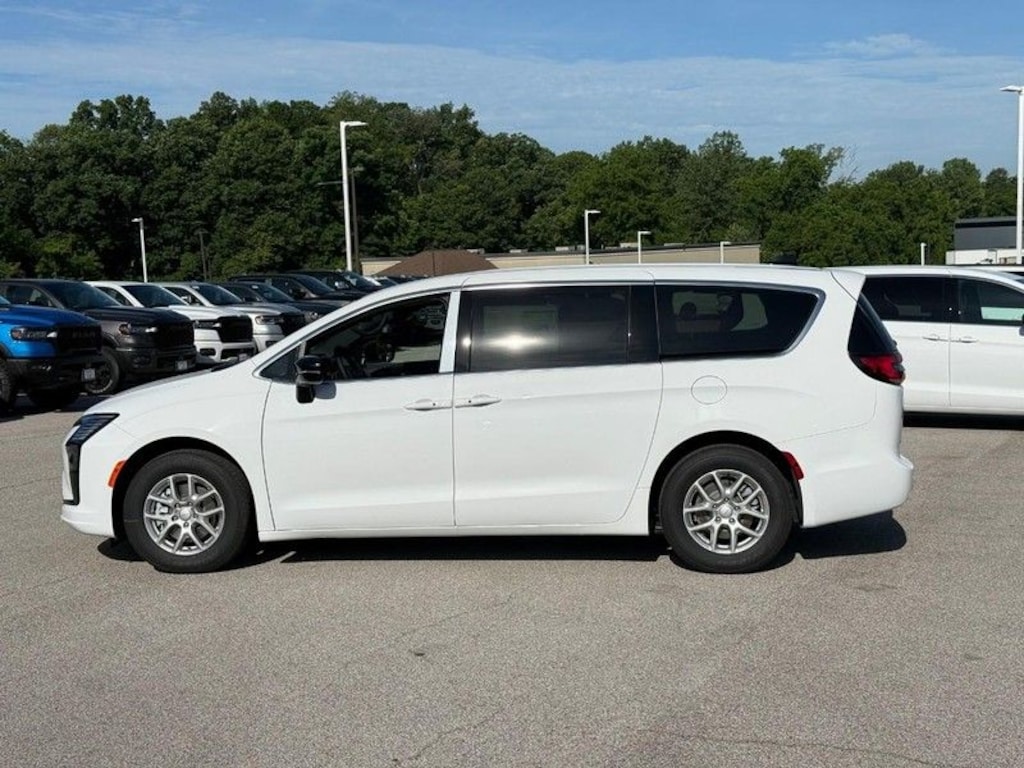 New 2027 Chrysler Pacifica Select Passenger Van
