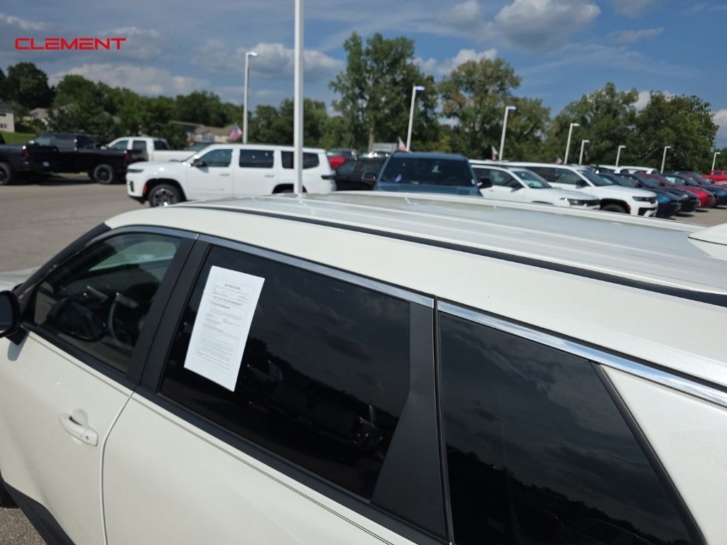 Used 2023 Nissan Rogue SV SUV