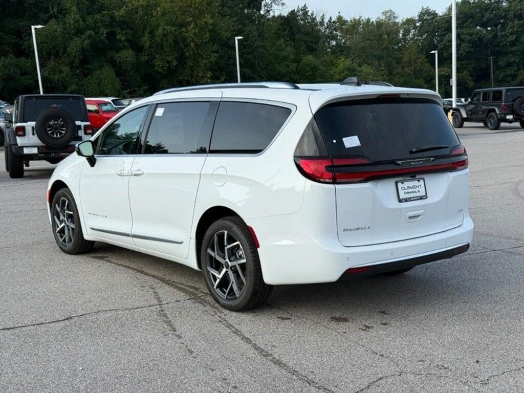 New 2027 Chrysler Pacifica Pinnacle Passenger Van
