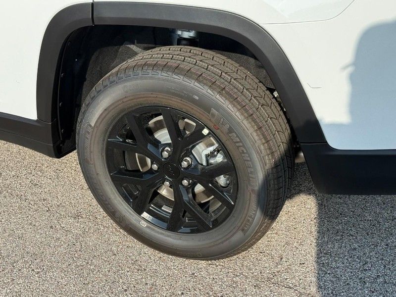 New 2026 Jeep Grand Cherokee Altitude Sport Utility