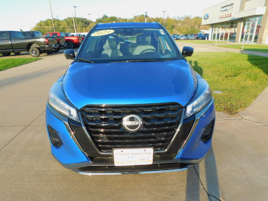 Used 2024 Nissan Kicks SR SUV