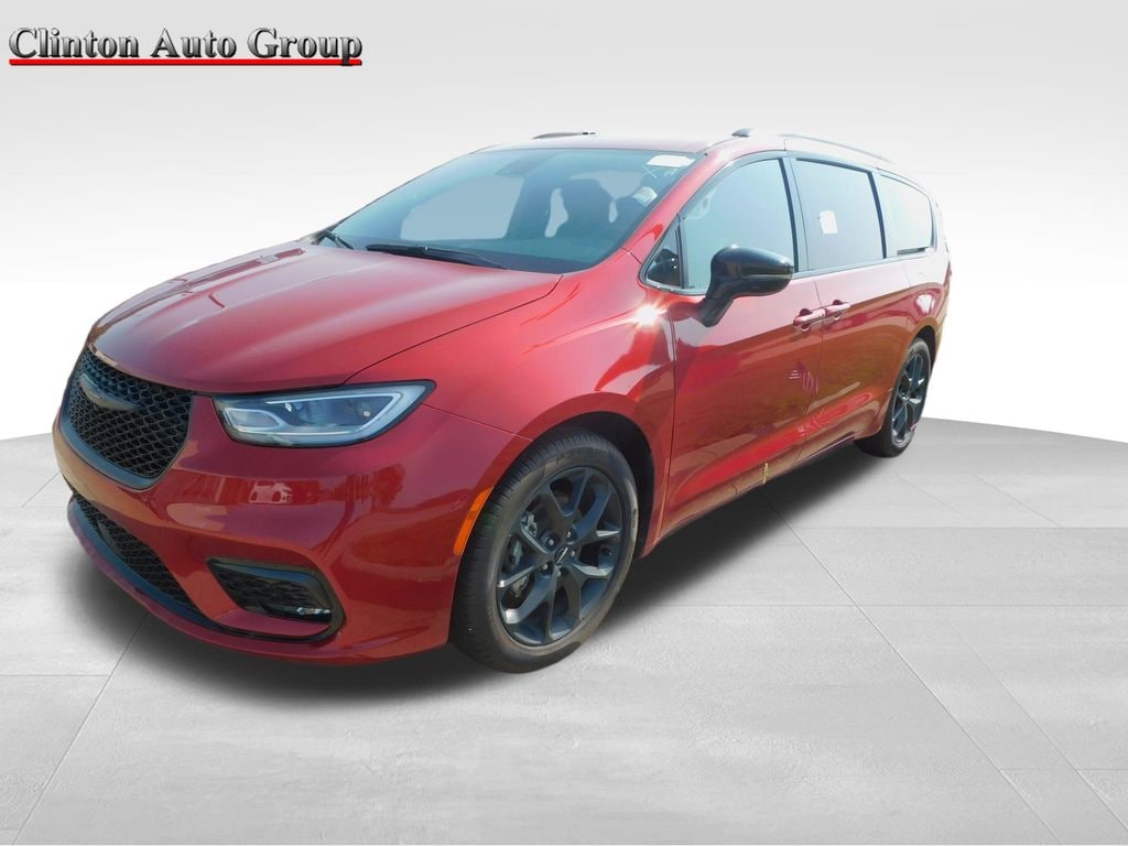 Used 2024 Chrysler Pacifica Limited Minivan/Van