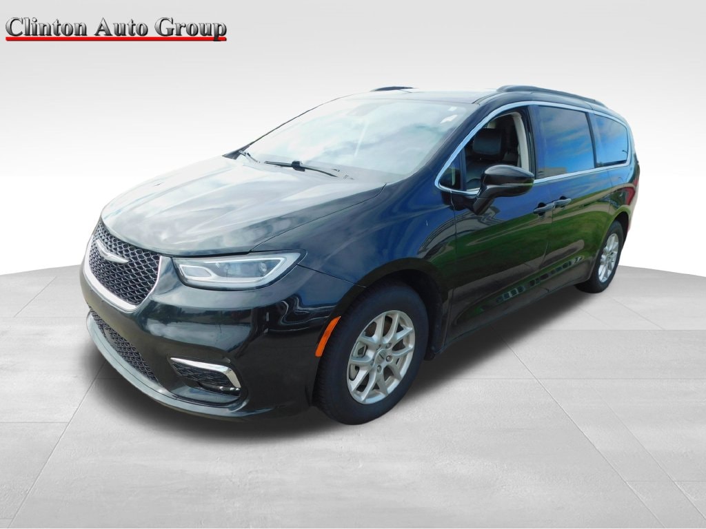 Used 2022 Chrysler Pacifica Touring L Van Passenger Van