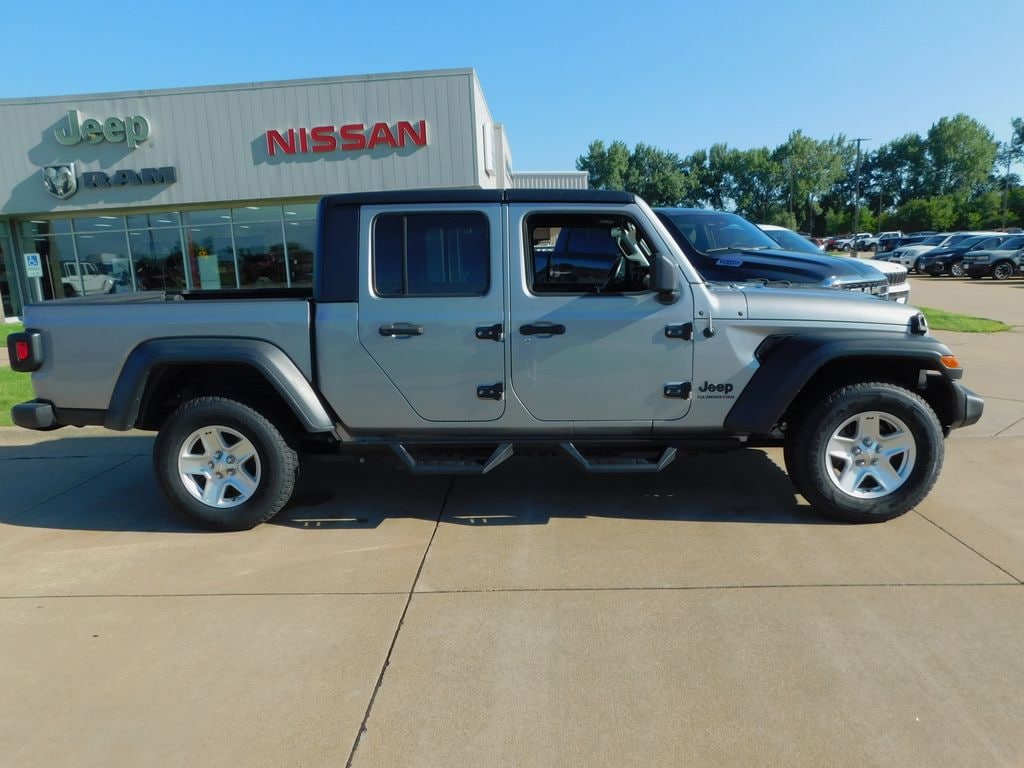 Used 2020 Jeep Gladiator Sport Truck Crew Cab