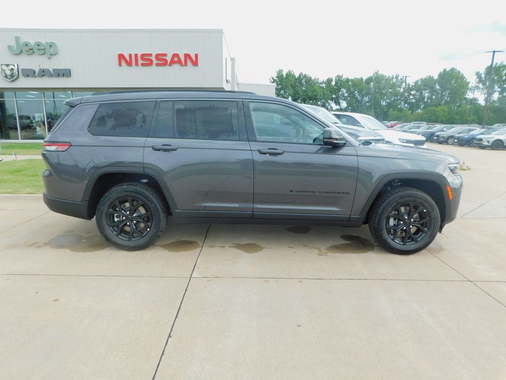 New 2026 Jeep Grand Cherokee L Altitude Sport Utility