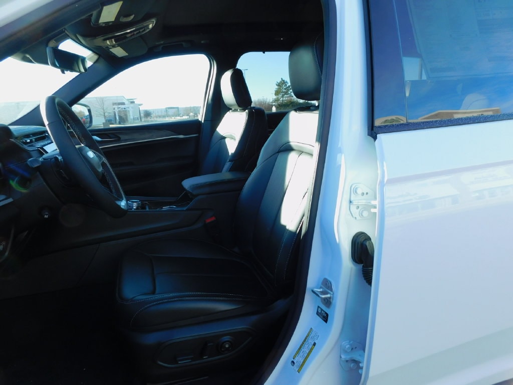 2025 Jeep Grand Cherokee L Limited - Photo 16