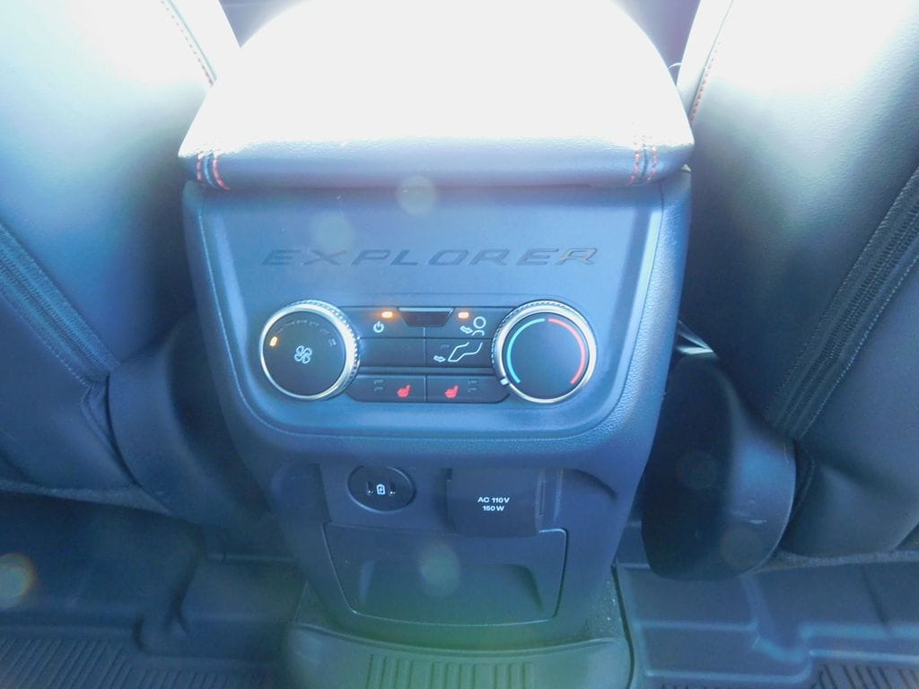 2026 Ford Explorer ST-Line - Photo 7