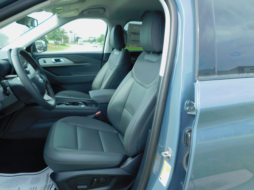 2026 Ford Explorer Active - Photo 14