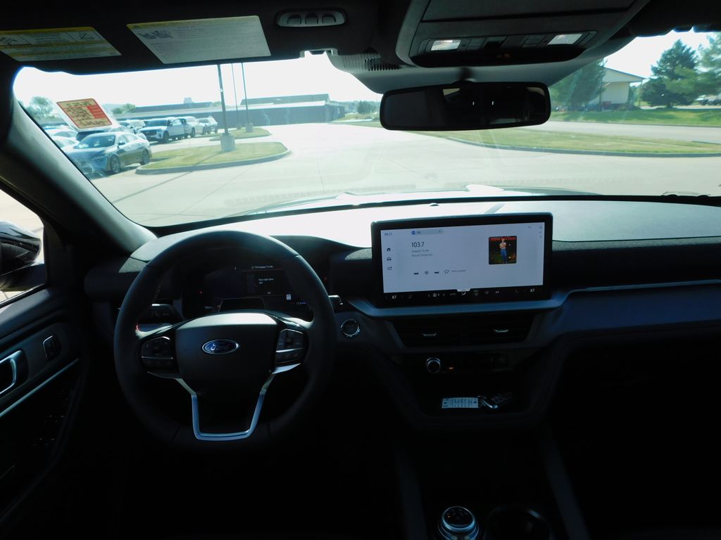 2026 Ford Explorer ST-Line - Photo 8