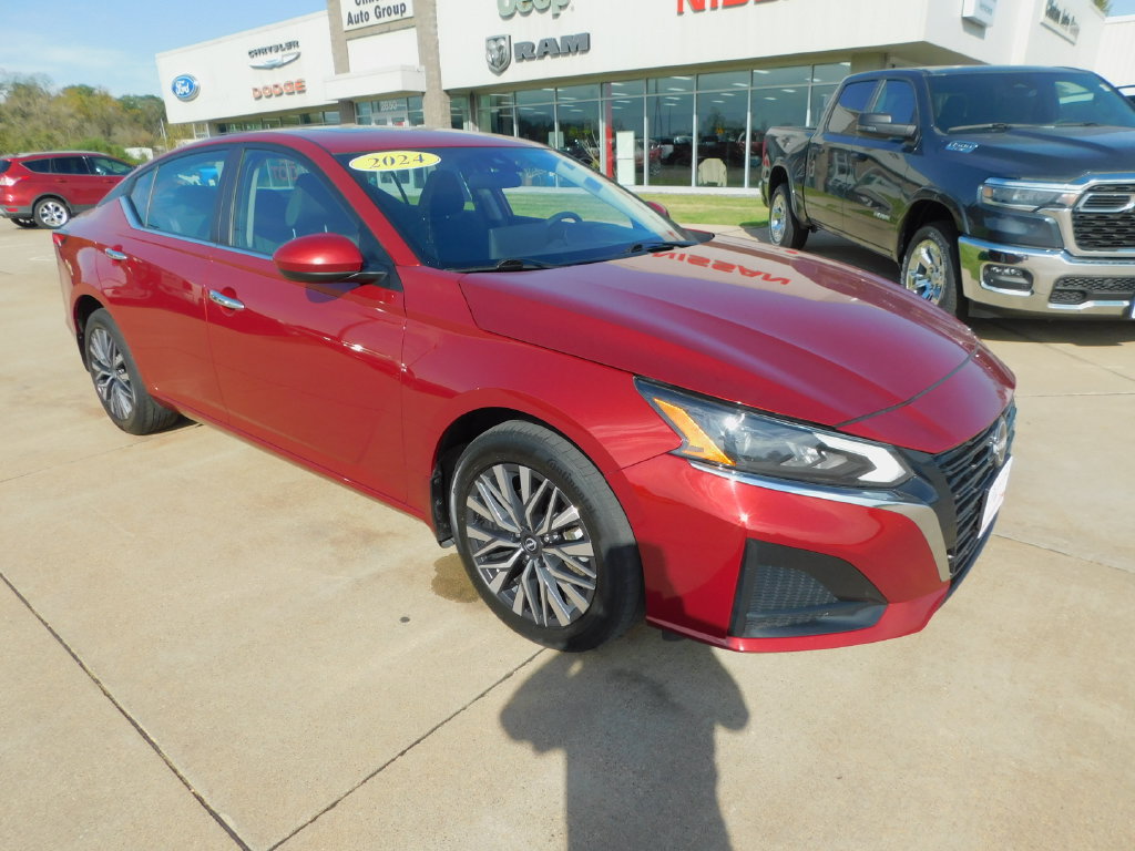 Used 2024 Nissan Altima 2.5 SV Sedan